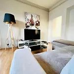 Le Voltaire -2 Chambres- 70m2- Hypercentre-parking-wifi Fibre- Nouvelle Literie شقة تارْب