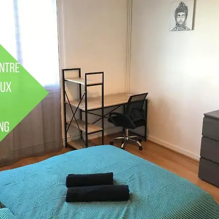 Le Voltaire -2 Chambres- 70m2- Hypercentre-parking-wifi Fibre- Nouvelle Literie شقة تارْب