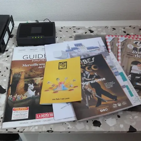 Le Voltaire -2 Chambres- 70m2- Hypercentre-parking-wifi Fibre- Nouvelle Literie شقة