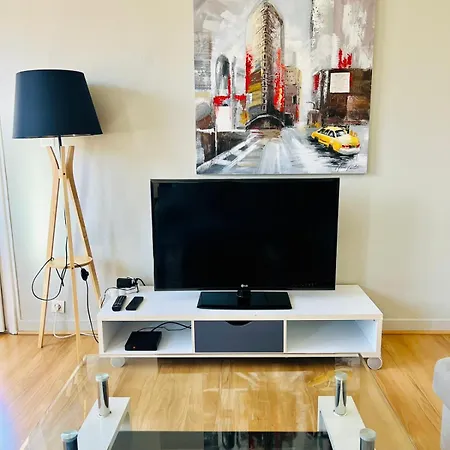 Le Voltaire -2 Chambres- 70m2- Hypercentre-parking-wifi Fibre- Nouvelle Literie Apartamento Tarbes