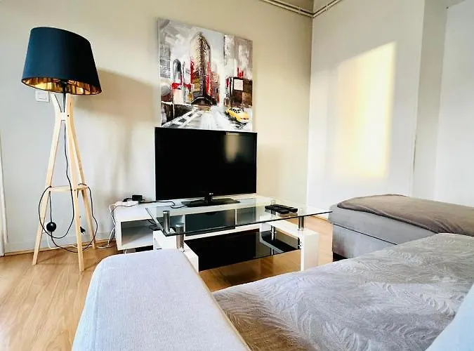 Le Voltaire -2 Chambres- 70m2- Hypercentre-parking-wifi Fibre- Nouvelle Literie Apartmán Tarbes