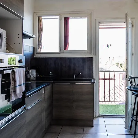 Apartament Le Voltaire -2 Chambres- 70m2- Hypercentre-parking-wifi Fibre- Nouvelle Literie