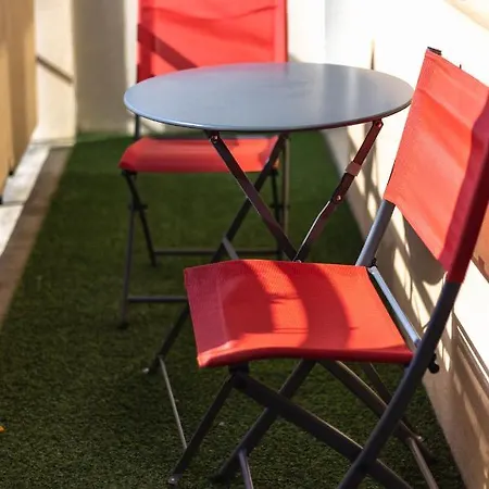 Apartmán Le Voltaire -2 Chambres- 70m2- Hypercentre-parking-wifi Fibre- Nouvelle Literie Tarbes