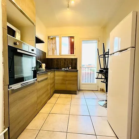 Le Voltaire -2 Chambres- 70m2- Hypercentre-parking-wifi Fibre- Nouvelle Literie