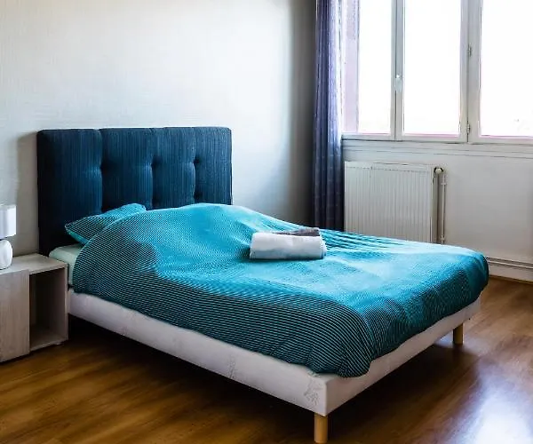 Le Voltaire -2 Chambres- 70m2- Hypercentre-parking-wifi Fibre- Nouvelle Literie *