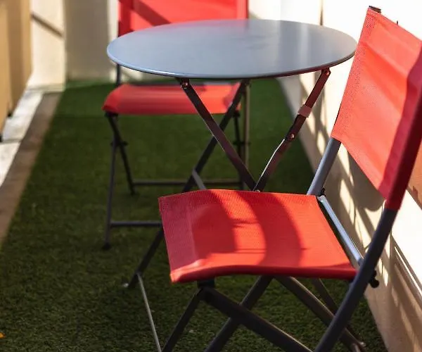 Appartement Le Voltaire -2 Chambres- 70m2- Hypercentre-parking-wifi Fibre- Nouvelle Literie Tarbes