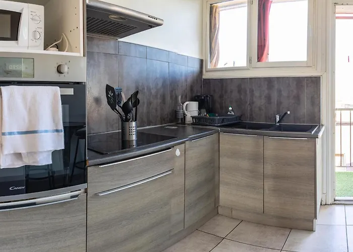 Appartement Le Voltaire -2 Chambres- 70m2- Hypercentre-parking-wifi Fibre- Nouvelle Literie