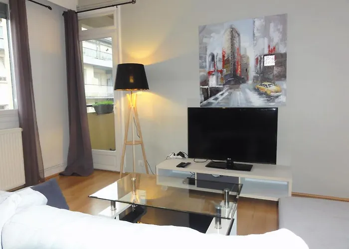 Le Voltaire -2 Chambres- 70m2- Hypercentre-parking-wifi Fibre- Nouvelle Literie Appartement Tarbes